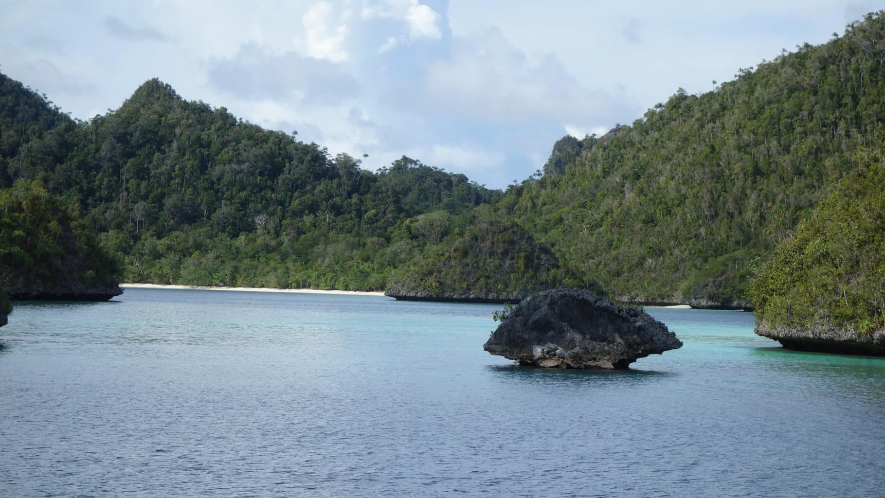 Explore Raja Ampat | Wayag | Calico Jack