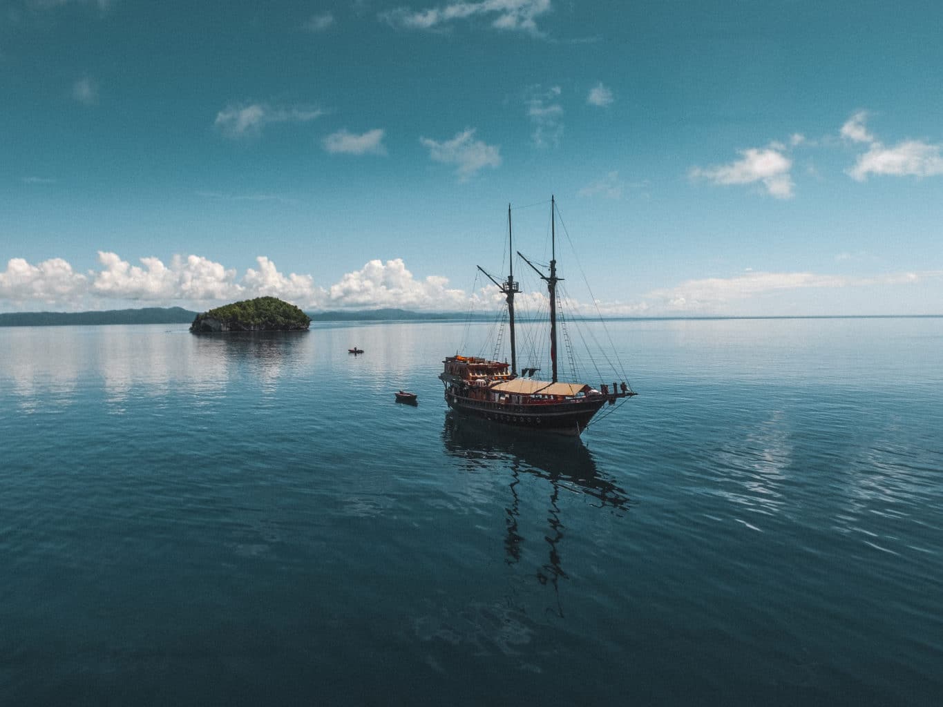 Liveaboard Adventure Days | Calico Jack