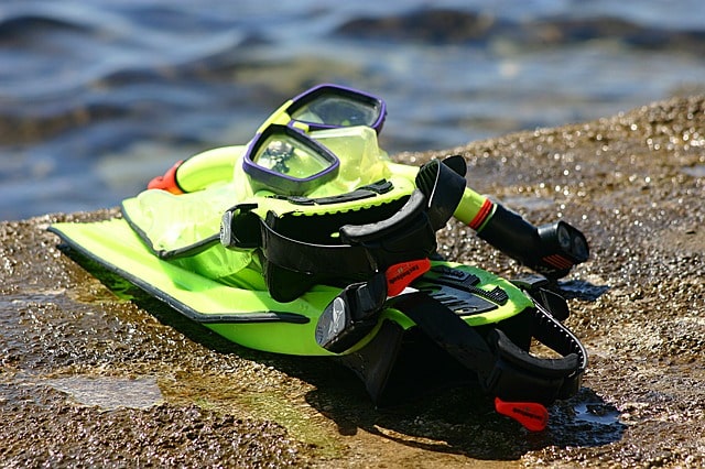 Snorkeling equipment